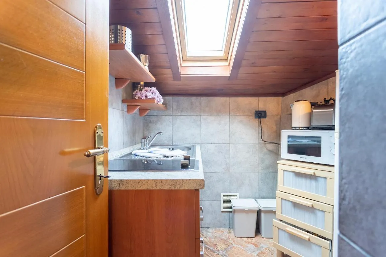 Apartamento Blue Attic - Historical Como City Center By Rent All Como